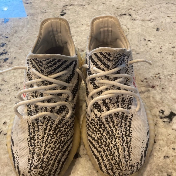 Yeezy 350 zebra mens size 8 AUTHENTIC - Picture 2 of 4
